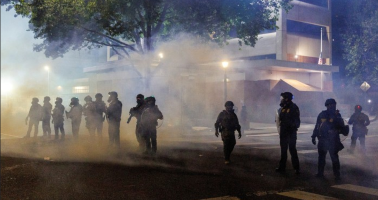 abdde teror operasyonu trump askerlerini sokaga suruyor hRFS8pq6