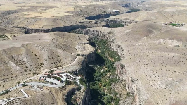 dunyanin en buyuk ikinci sakli hazinesi binlerce kisi akin akin bolgeye gidiyor WEPRXYgX