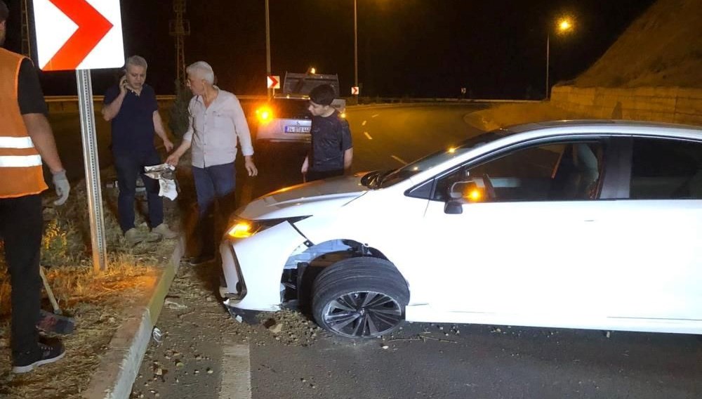 kontrolden cikti direge carparak durabildi 1TvPXmLM