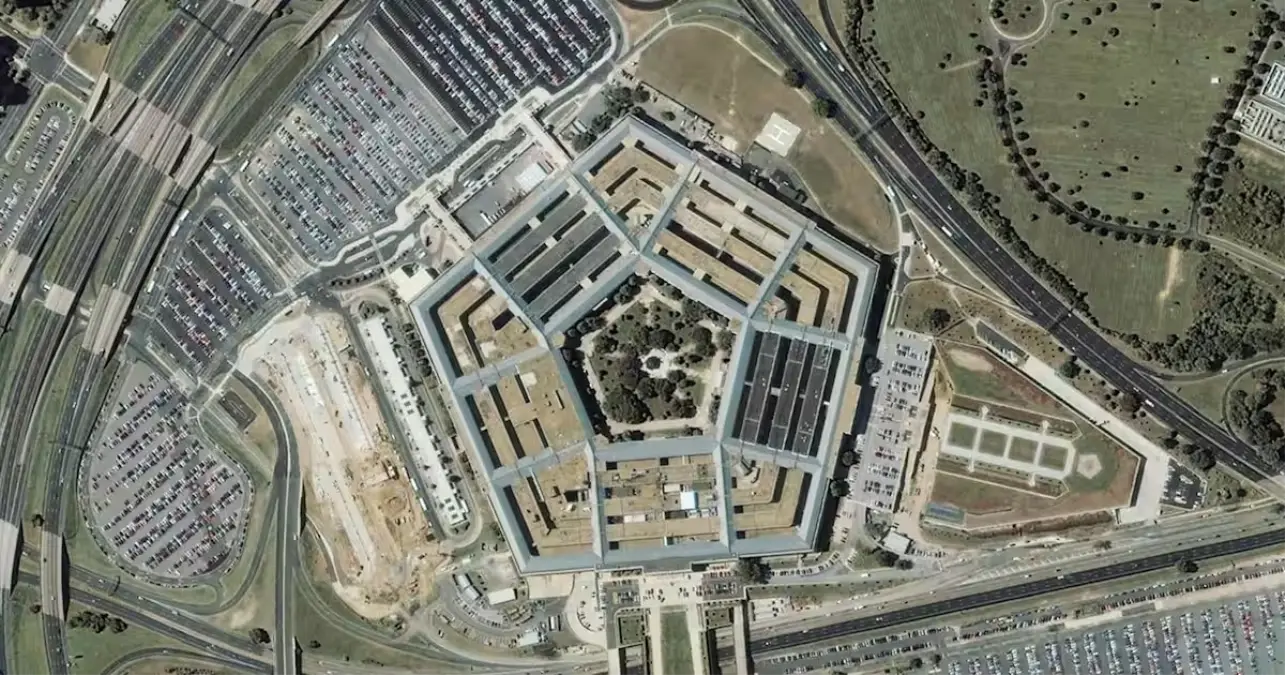 trump savunma bakanligini savas bakanligi yapiyor zfZ2PdrV