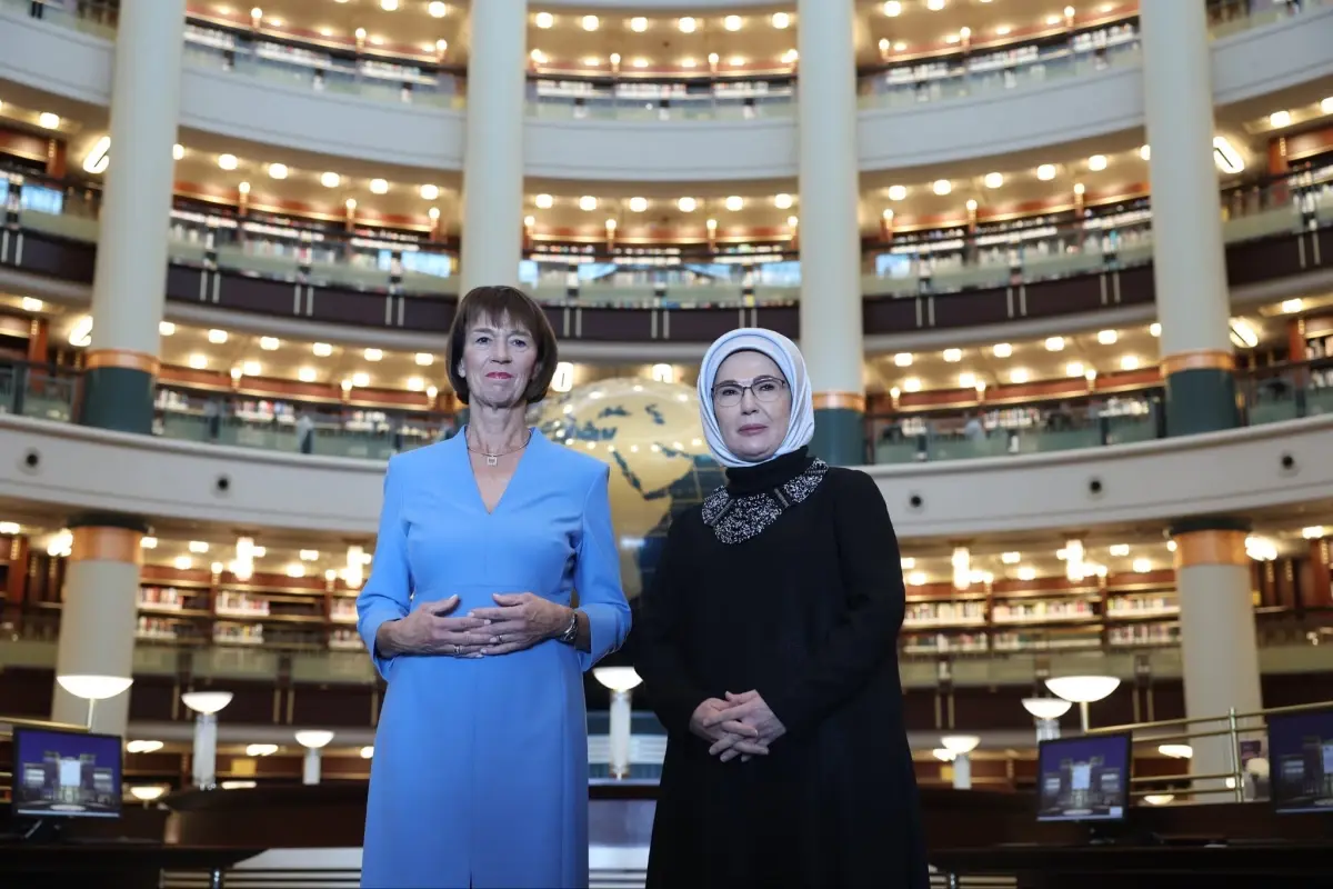 emine erdogan almanya basbakani esini cumhurbaskanligi millet kutuphanesinde agirladi YNExG6Bv.jpg