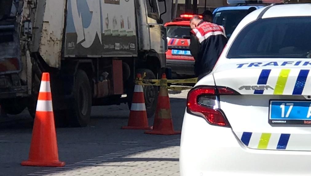 kamyonun carptigi yasli adam hayatini kaybetti VschAedc