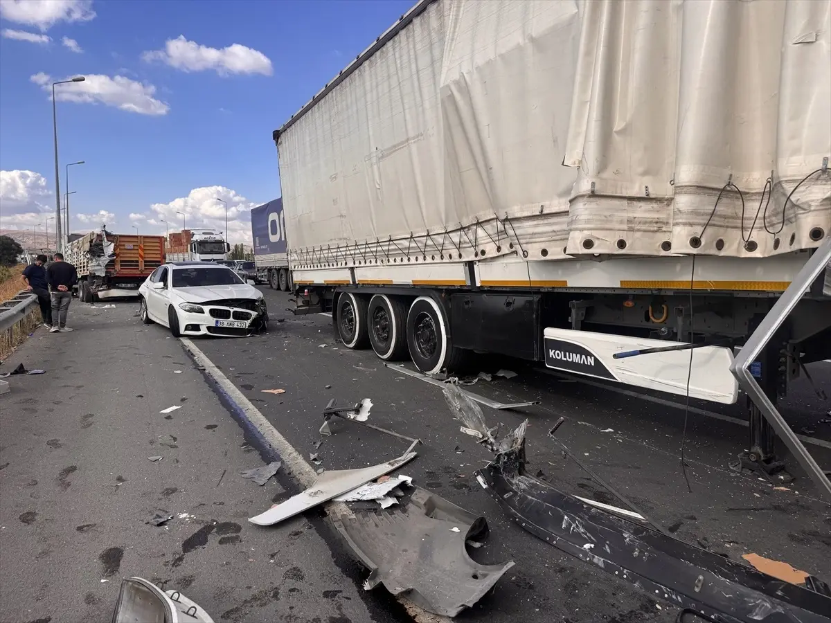 kayseride zincirleme kaza 3 yarali d8W4hAqQ