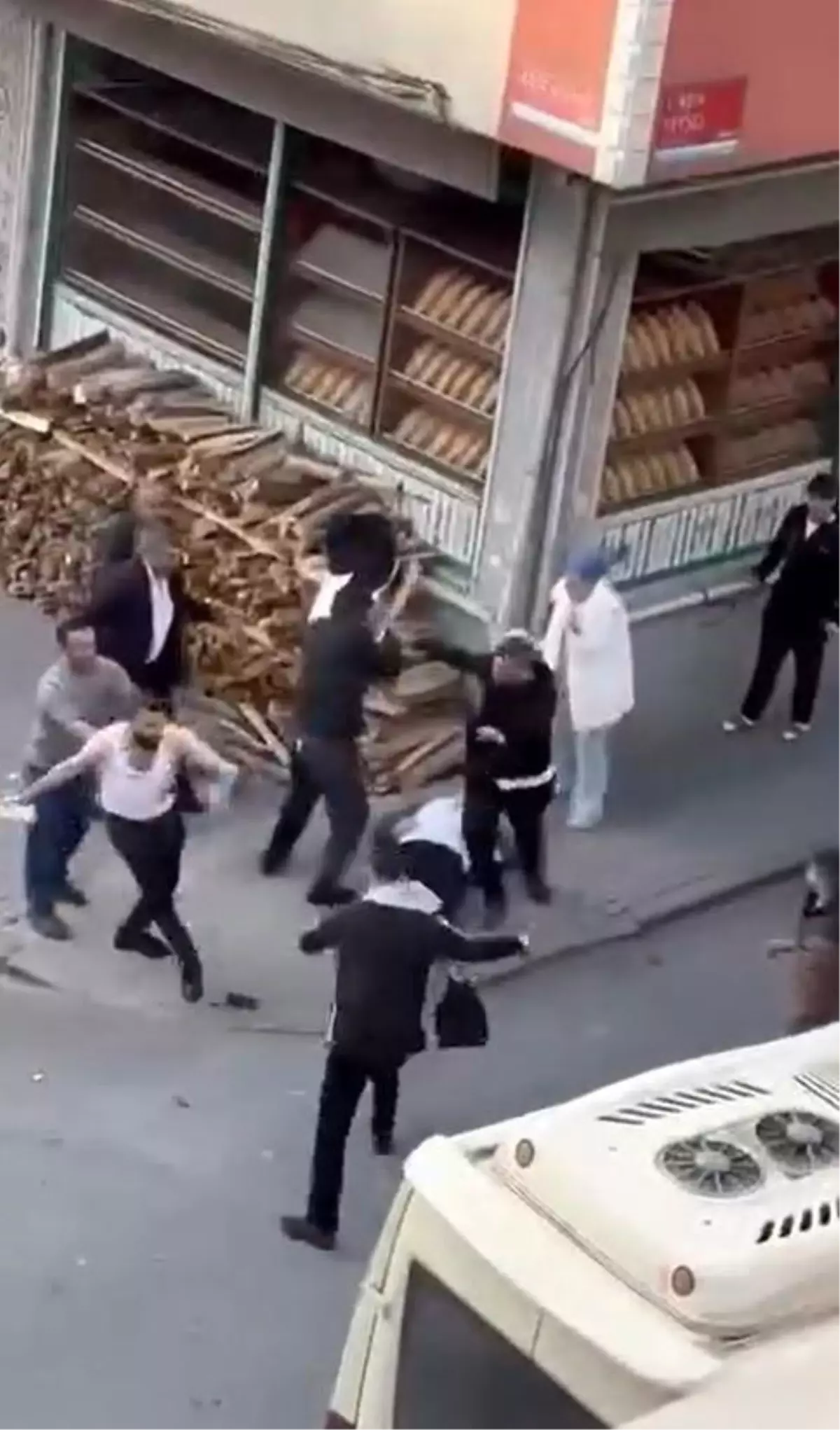 kucukcekmecede bicakli ve sopali kavga 5 yarali zpq8d43g.jpg