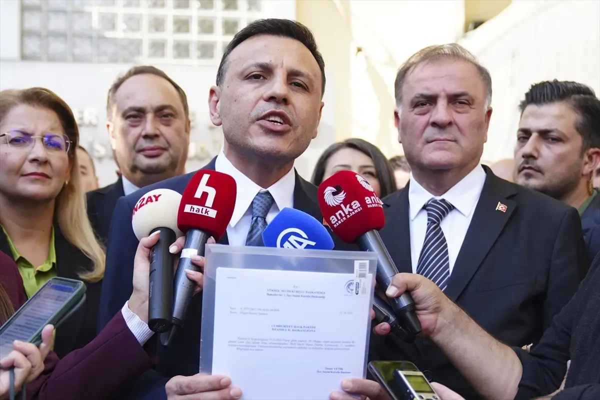 ozgur celik yeniden chp istanbul il baskani zyrlmwm3.jpg