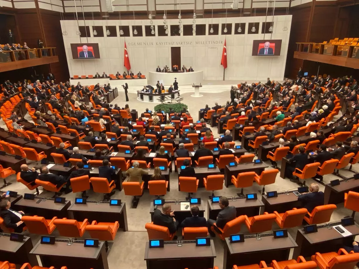 tbmmde ak parti ve chp arasinda mandacilik tartismasi sqLeQGEn.jpg