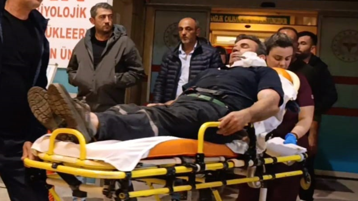 bursada romorkun kopan halat demiri bir kisinin yuzune saplandi I6g1PY87.jpg