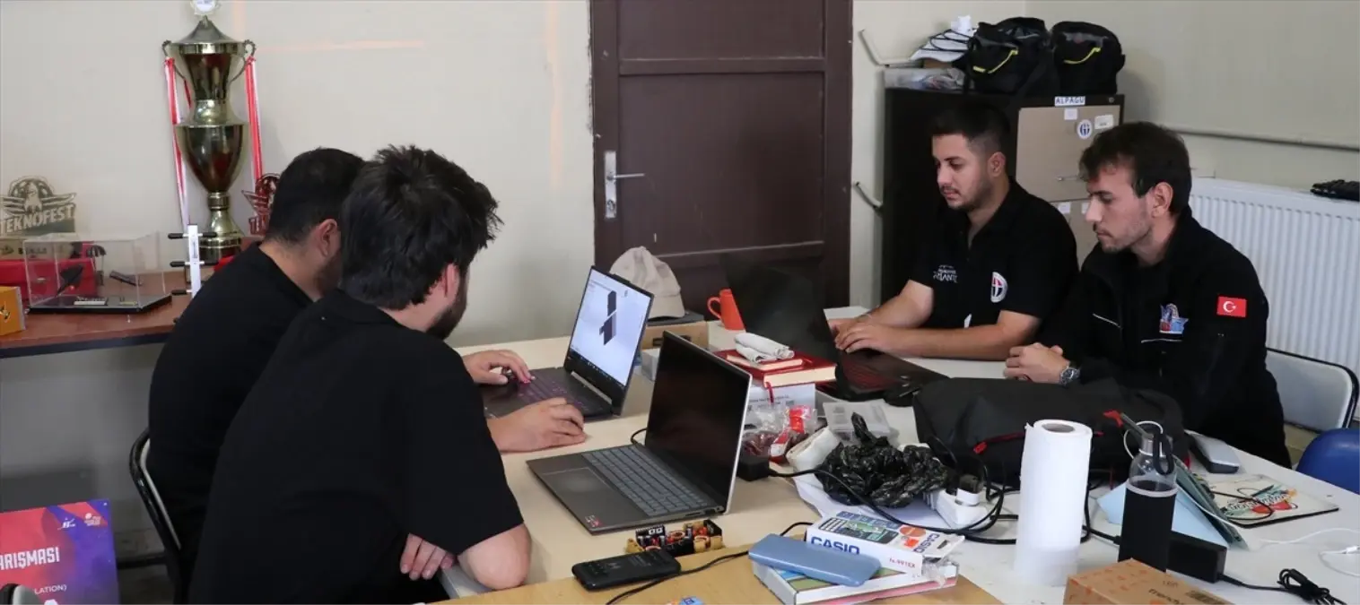 gaun ogrencileri turksat model uydu yarismasinda basari elde etti 6FuRiukF.jpg