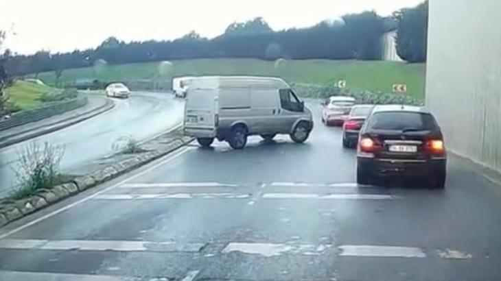 sultangazideki minibus kazasi kameralara yansidi HHHZN1Zw.jpg