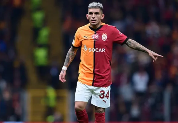 galatasarayli-futbolcu-torreiraya-avmde-yumruklu-saldiri-NNOSwNSI