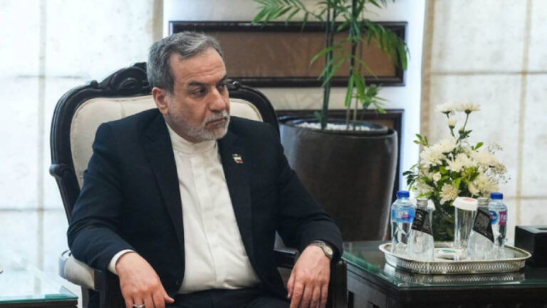 iranin-en-ust-duzey-diplomati-cinde-3Bi1jEIA