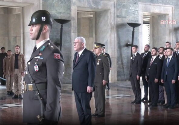 musavat-dervisoglu-partisinin-genclik-kollariyla-anitkabiri-ziyaret-etti-muTDWLG9