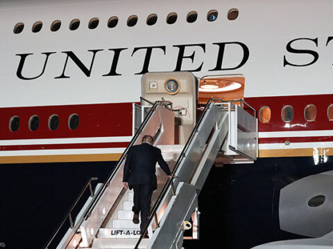 Yeniyle geldi eskiyle gitti trump neden ankarada ucak degistirdi mOQsOSkE